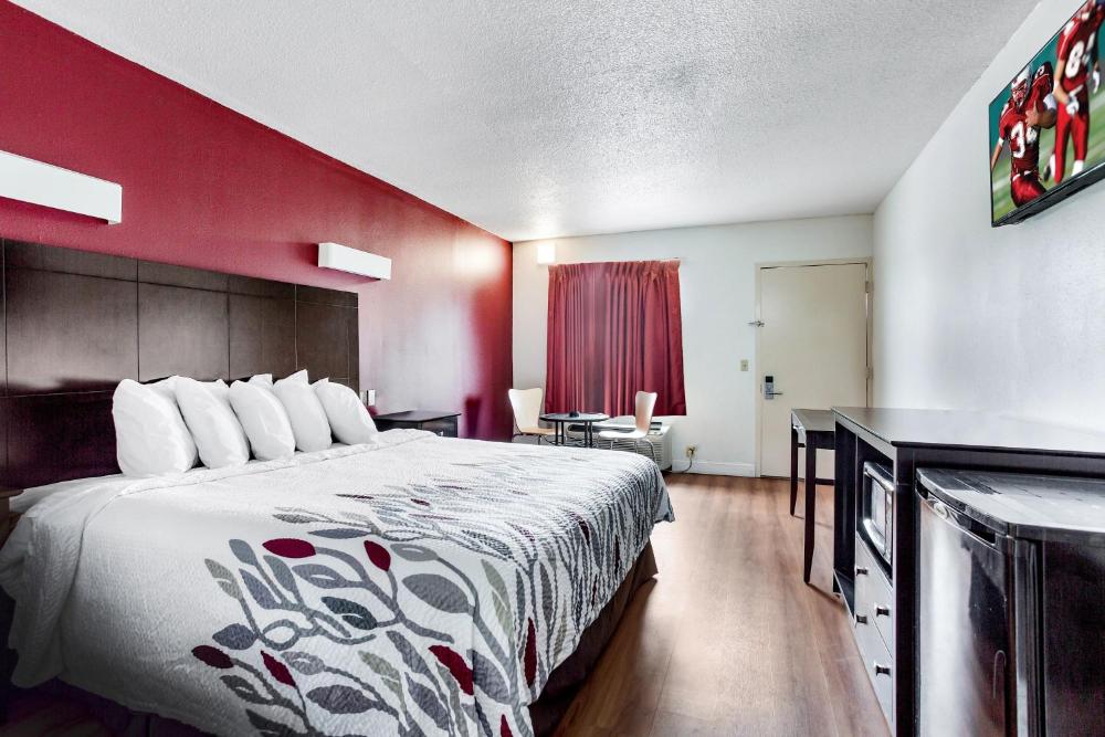 Superior King Room - Smoking interior